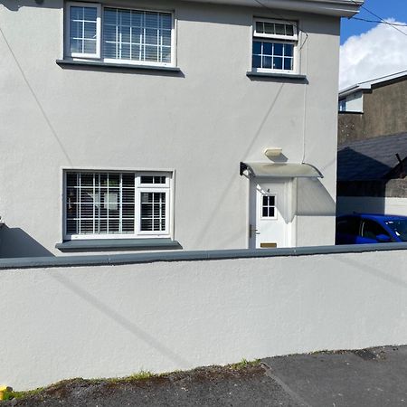 Cheerful 4 Bedroom Town House With Bbq, Galway Exteriör bild