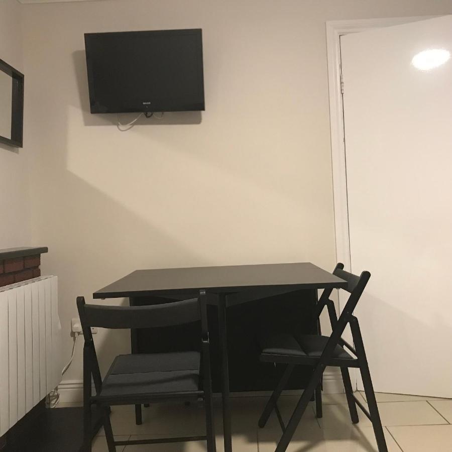 Cheerful 4 Bedroom Town House With Bbq, Galway Exteriör bild