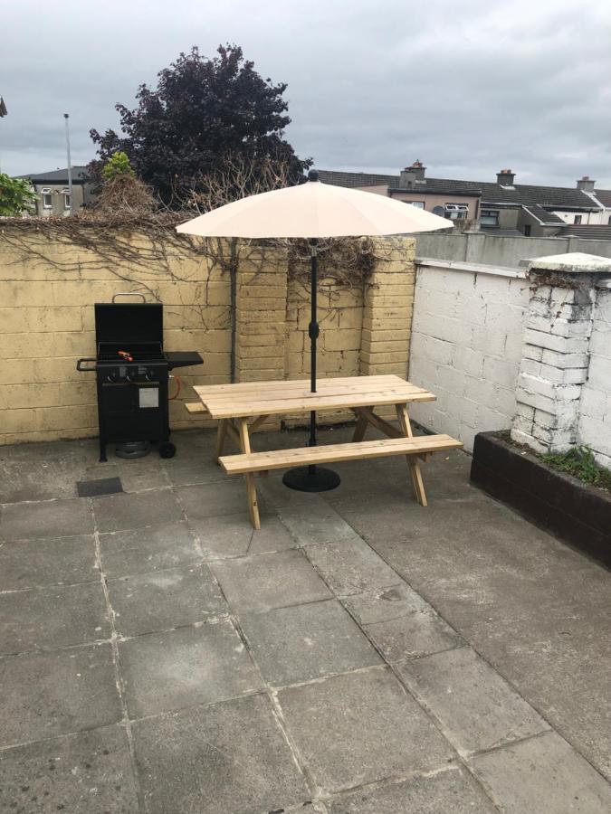 Cheerful 4 Bedroom Town House With Bbq, Galway Exteriör bild